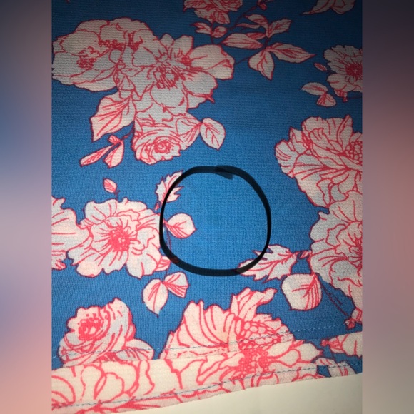 Studio B. By Bobeau Blouse. Size XL, used condition, 97% polyester 3% spandex. - Picture 9 of 9